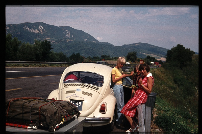 15.Italie jul 1977 Mama,Marion,Peter.JPG